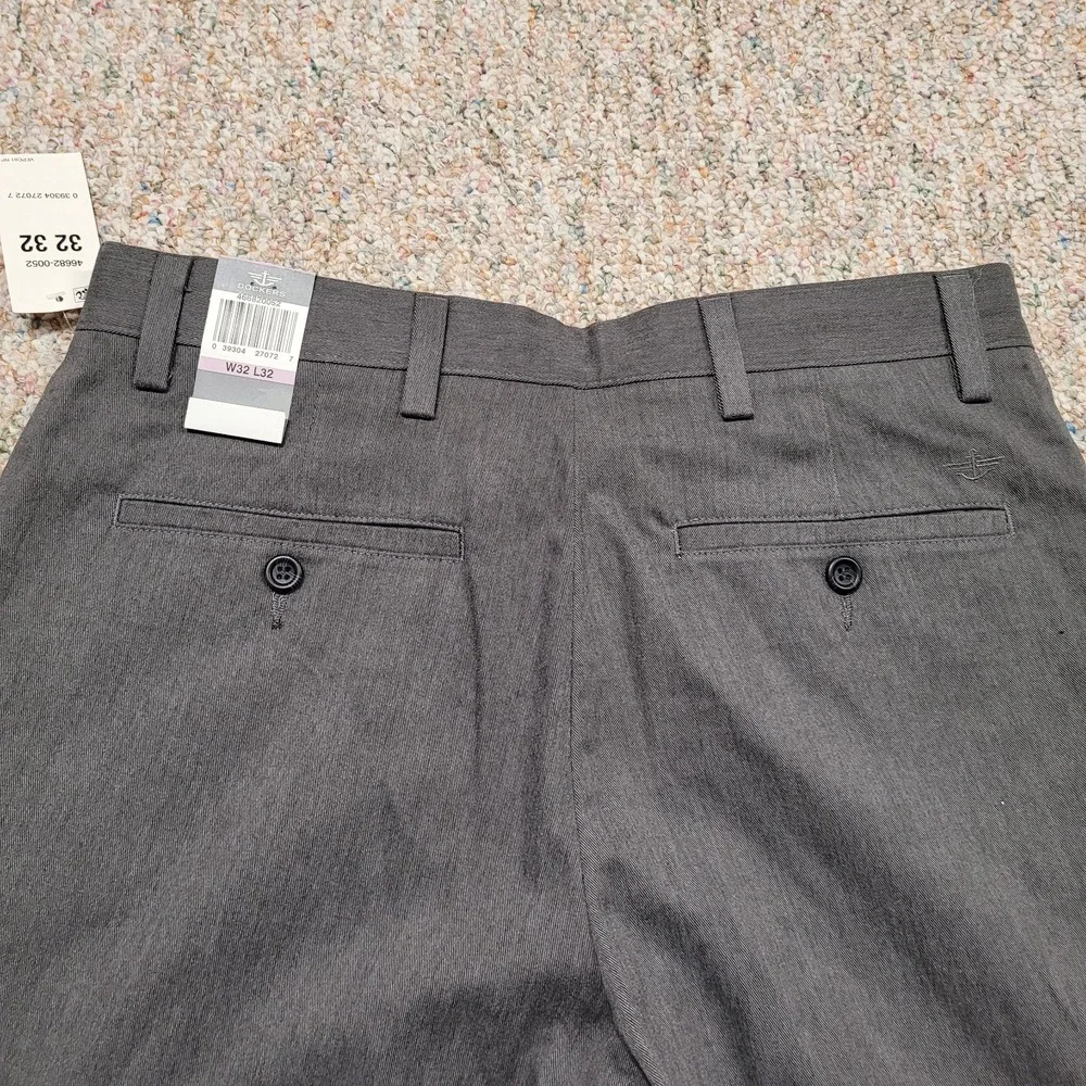 Dockers Pants Mens 32x32 Grey Easy Khaki Straight Fit Flat Front Slacks Prep New